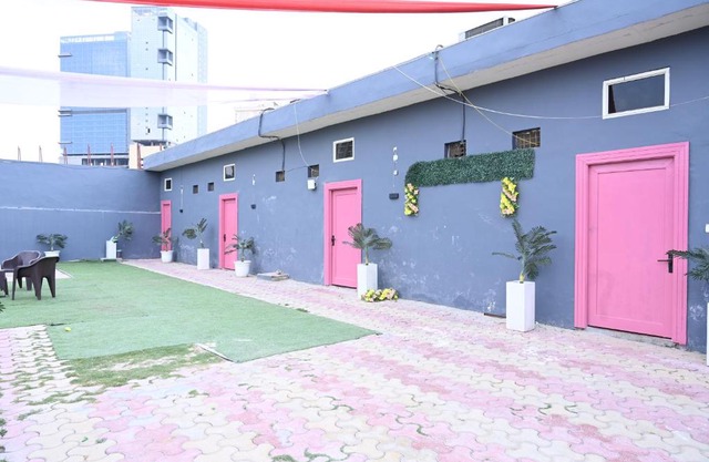 PLAY ROYAL GRAND RESORT perfect party space