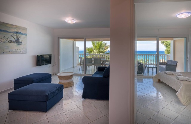 Playa Del Zante - 1 Bedroom Sea View Apartment, Playa del Zante