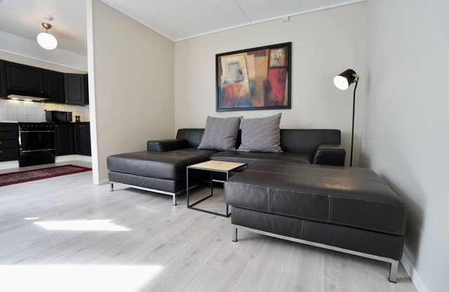 Pleasant, apartment, in the middle of the city. 85 Smart TV, lift & veranda