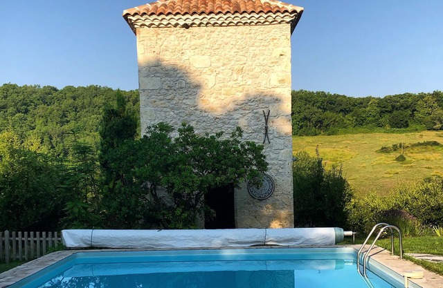 Pleasant house overlooking Vallon and Orchard