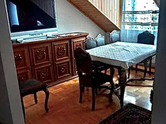 Pokój prywatny 4 osobowy ze wspólna kuchnia i łazienka
