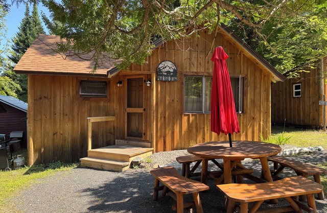 Polar Bear Cabin at The Bears Cottages