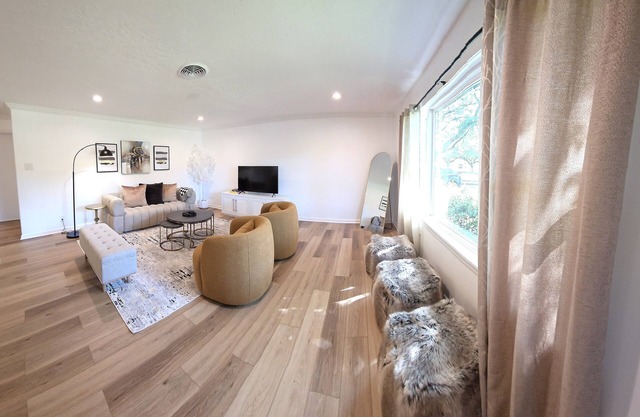 Polished Home Near Central/Galleria/NRG/Med Ctr