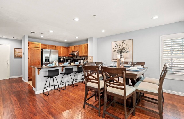 Pomona College/3BD/2.5BA/6Beds