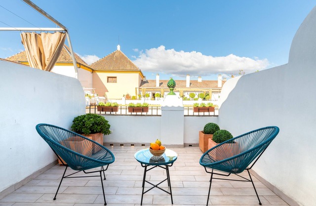 Ponce Léon. 1-bedroom, private terrace.