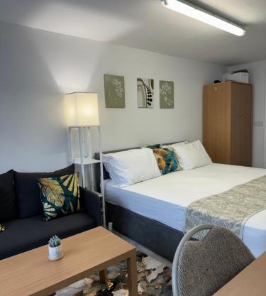 Posh Executive Studio London