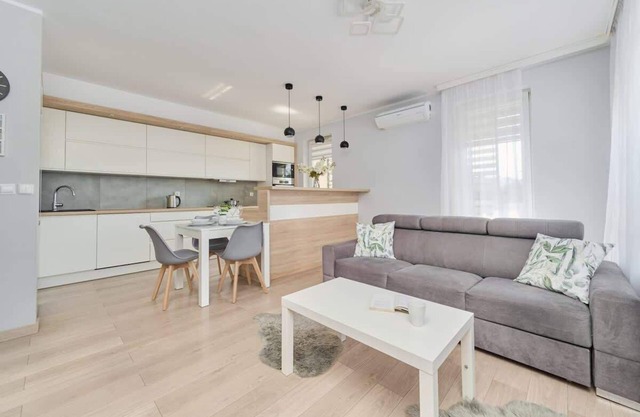 Postępowa 85 | Striking Apartment | Parking