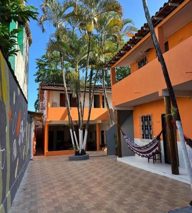 Pousada Flor de Ipê - Arraial d'Ajuda - a 100m da Rua do Mucugê - principal Rua da cidade