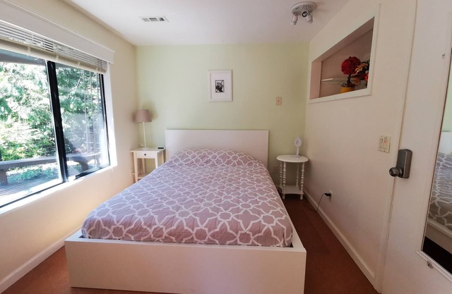 POWER ON - The Forest Rooms - A Peaceful Oasis close to everything