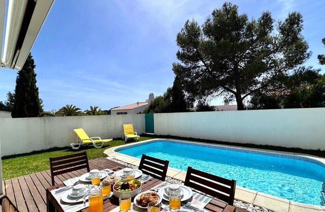 PRAINHA ALGARVE VILLA WITH POOL by HOMING
