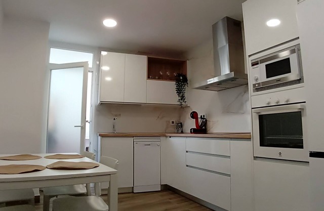 Precioso Piso Frente al Ayuntamiento. Magnificas Vistas