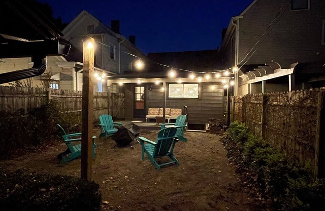 Precious Peach-2 br Boho home w/fire pit!