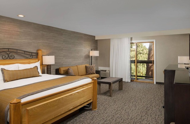 Premiere Suite With Access to Pools, Hot Tub, Spa