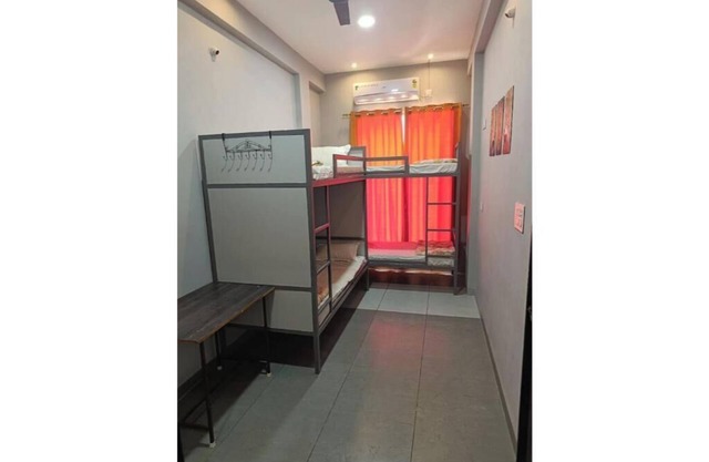 Premium 4 bed private dorm AC @ StayMore