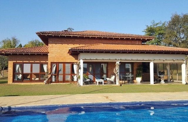 PREMIUM SERVICE, SWIMMING POOL, COURTS, DAM, DIFFERENTIATED CHECK-IN AND CHECK-OUT