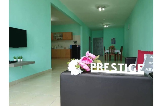 Prestige Pelangi 13 (B1704) | 4 BR for 12 Pax