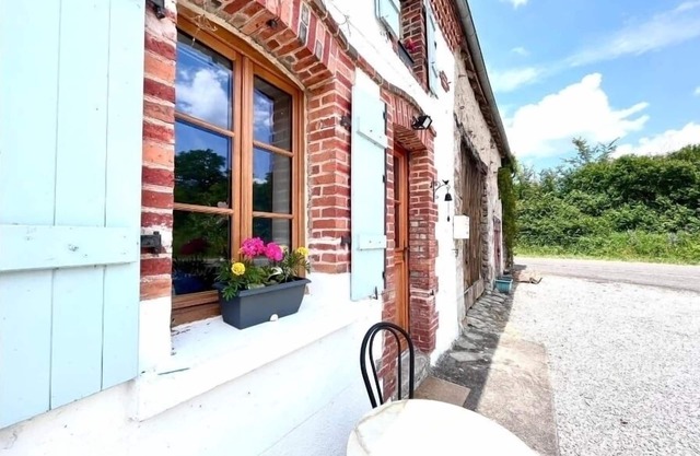 Pretty Cottage in a Rural Village!