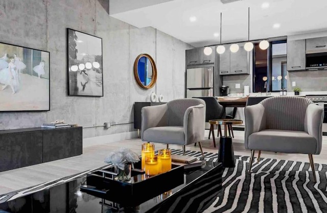 Pretty Rola 204 Upscale Spacious 1B1B Apt w King Bed at Downtown Ft Lauderdale
