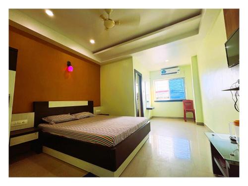Pride Pitu পিটু Near The Amrabati Park AC OR NON AC Both Facility