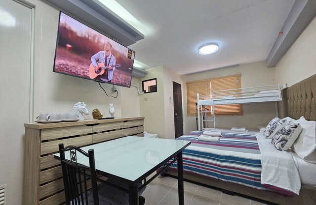 Primerose Manor is near the airport, beaches, and malls