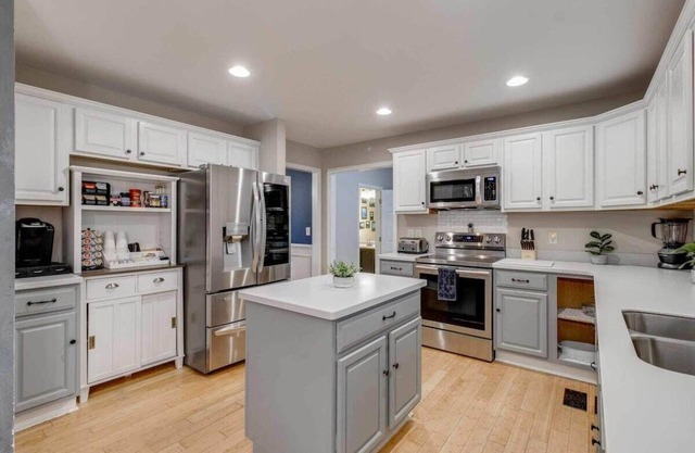 Privacy, Family, 3 Smart TVs, Wi-Fi, Deck, 2 Acres