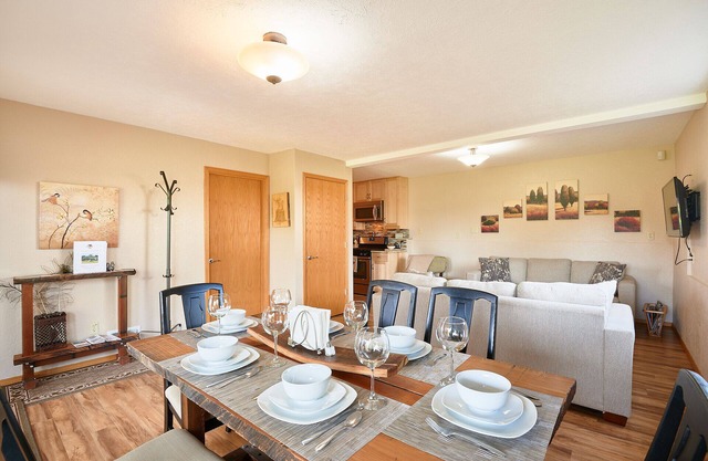 Private 3 BDR Guest-Suite in the Heart of Wine Country with HOT TUB