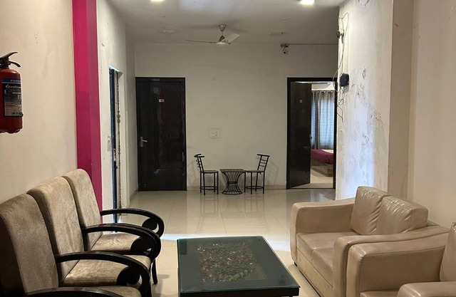 Private 5bedrum party floor in central Gurgaon