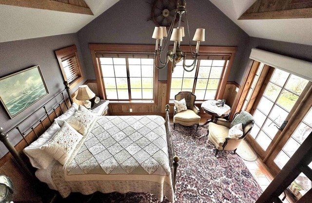 Private, Beachfront Guesthouse