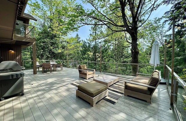 Private Bellevue Sanctuary with View