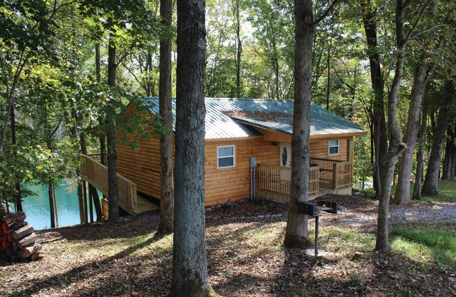 Private Catch And Release Lake-Boat Rental Included! Close to Lake Cumberland!