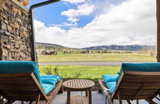 Private condo enjoys stunning sunset views and spacious interior for smaller groups