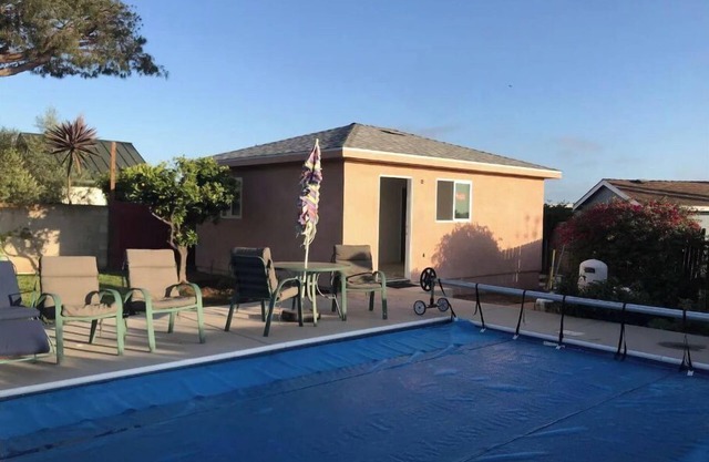 Private Cottage by Mission Bay with Pool, and Spa Massage chair inside!