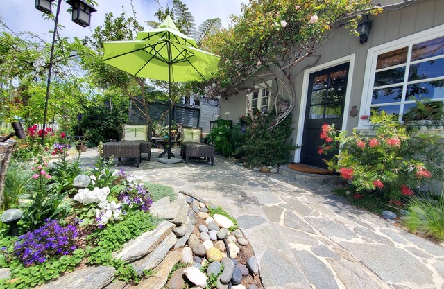 Private Cottage Oasis in CdM - Ideal Village Location on XL Lot