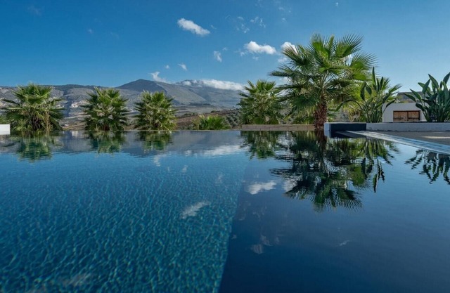 Private countryside villa with swimming pool