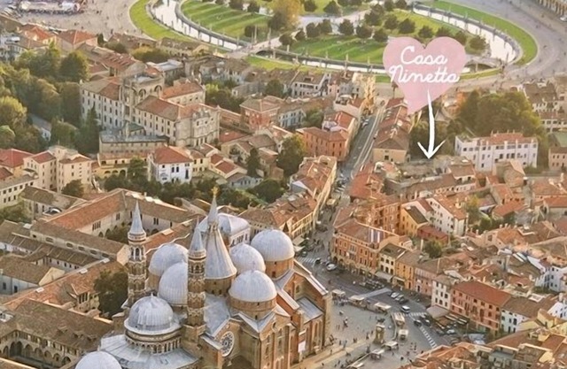 * PRIVATE COURTYARD, few steps from PRATO DELLA VALLE SQ