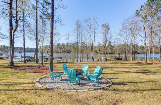 Private Dock, Fire Pit: Lake Murray Family Escape!