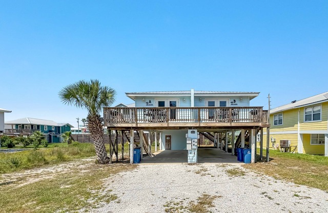 PRIVATE DUPLEX IN THE HEART OF GULF SHORES!