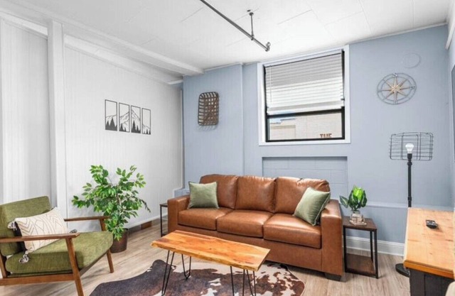 Private Getaway in Downtown Elkin Near Vineyards!