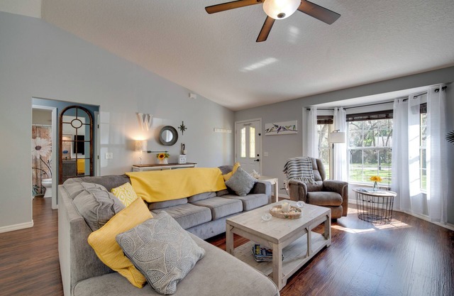 Private Heated Pool: Sunny Homosassa Stay!