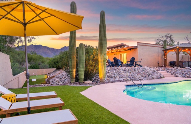 Private Home~Two Fire Pits~Salt Pool~Mini Golf~Theater~EARLY CHECK-IN