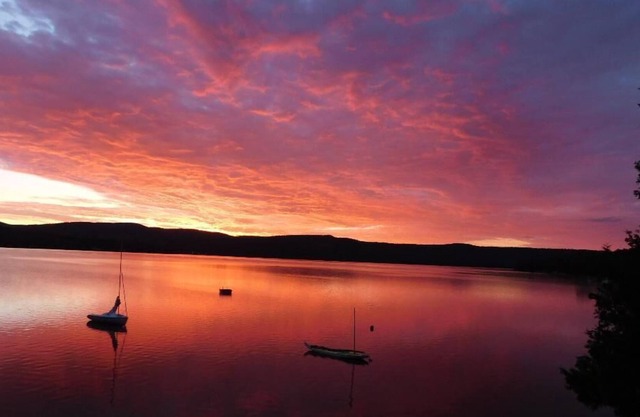 Private Lake Front Property - Ruby's Lake House