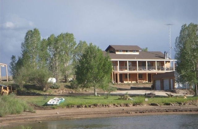Private Lodge -CO Mtn Lake, Pool,Hot Tub, Affordable Family Reunions and Groups