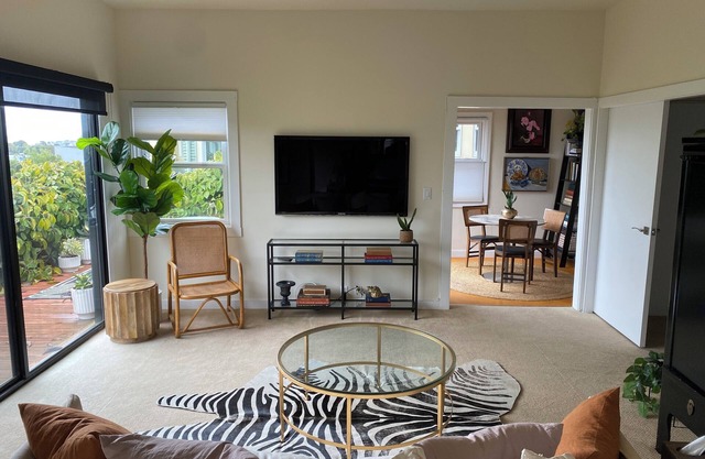 Private oasis with gorgeous city views, large deck.