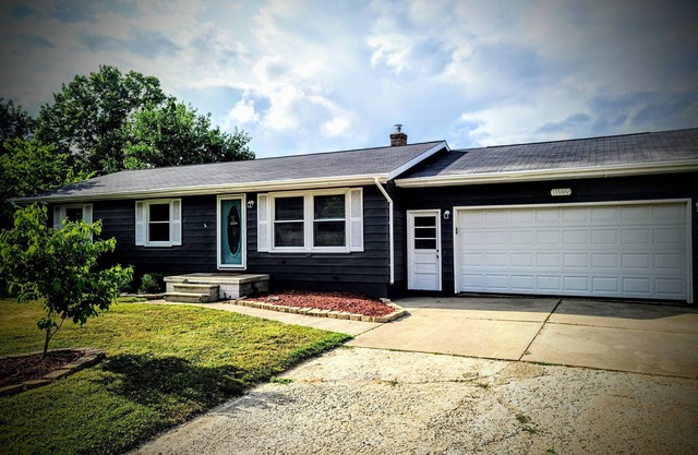 Private Pool and Hot Tub Close to Frankenmuth