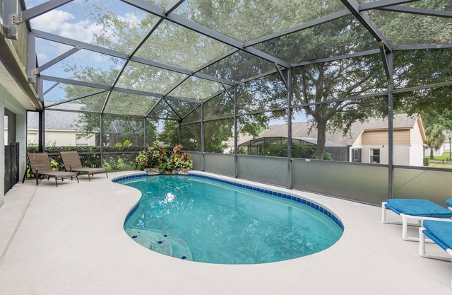 Private Pool & Games Room, Minutes to Disney, golf, shopping and more!