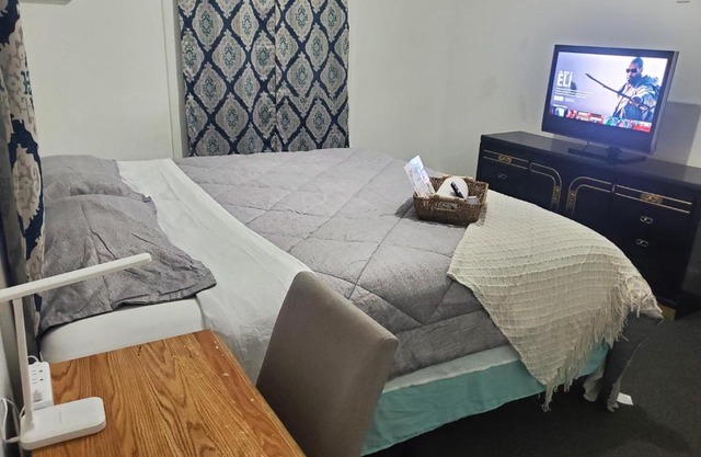 Private Room Near to Downtown Churchill Downs UofL Airport &Kentucky Expo Center