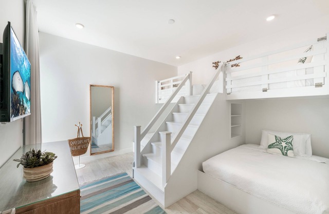 Private Seven Mile Beach Club with Roof Terrace, Amazing Pool Pavilion