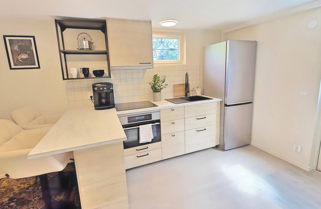 Private Studio Apartment w/Kitchen close to Stockholm City