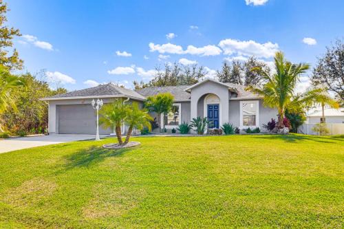 Private Yard and Screened Patio Sunny Sebastian Gem