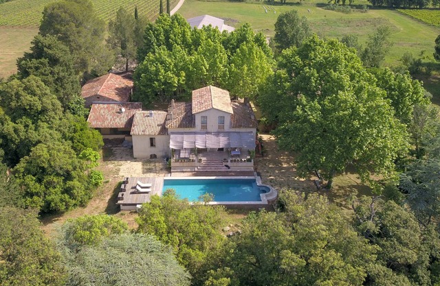 Privatization of Domaine de la Mayonnette